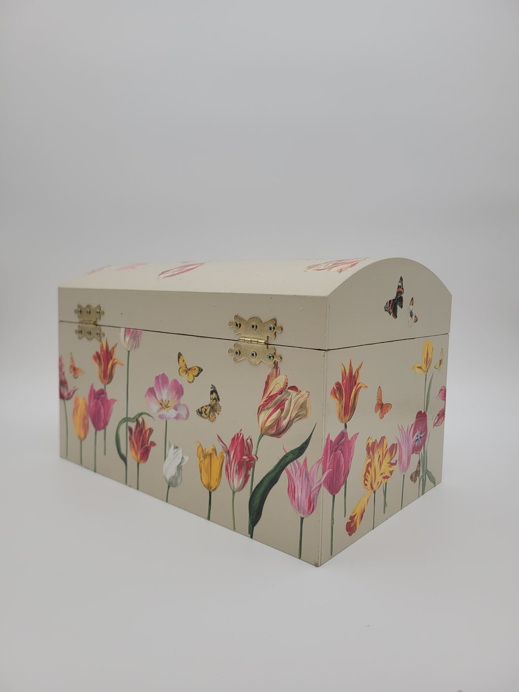 Decoupage chest with tulip design