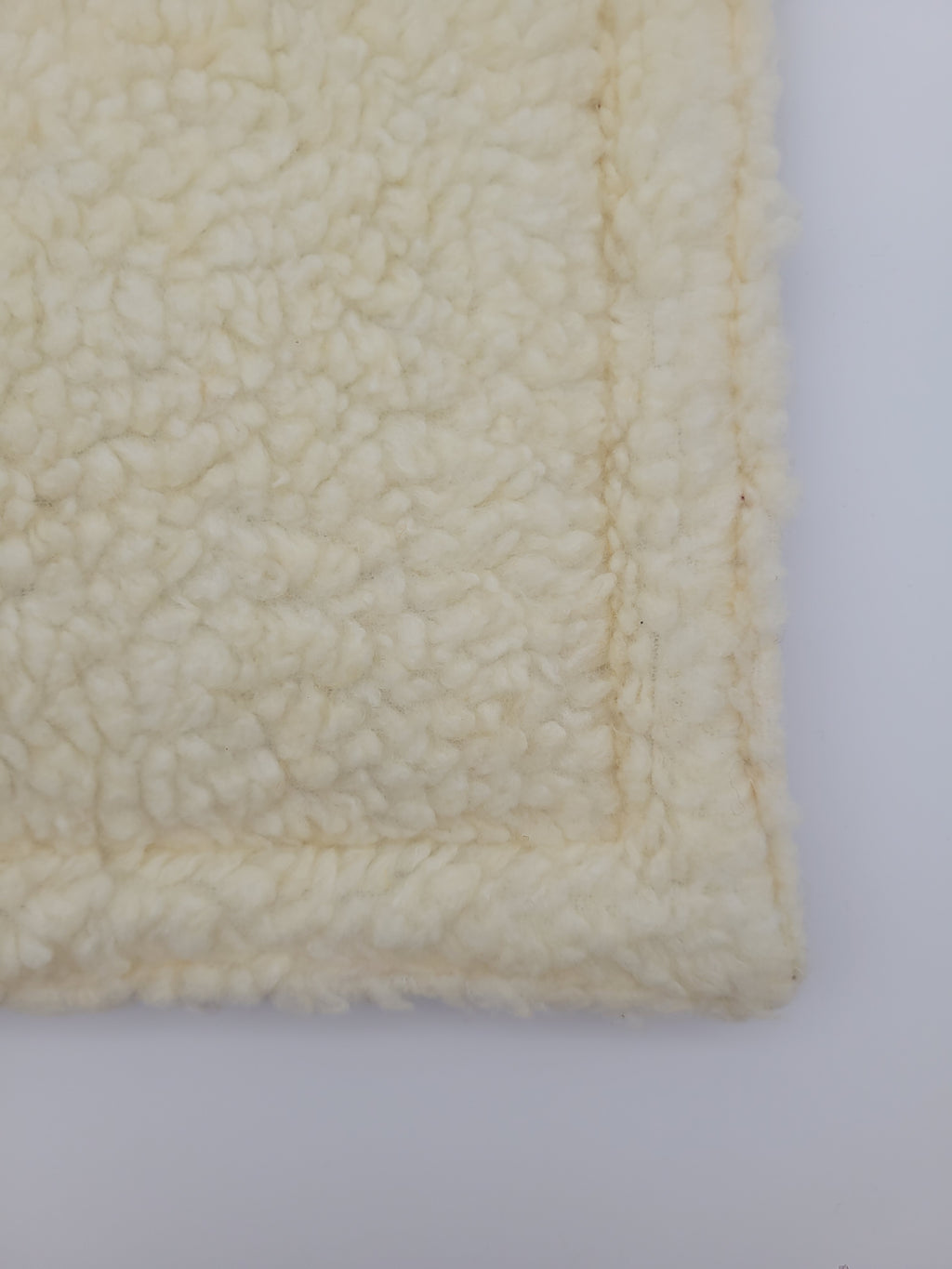 Fleece / velvet mat for medium dog
