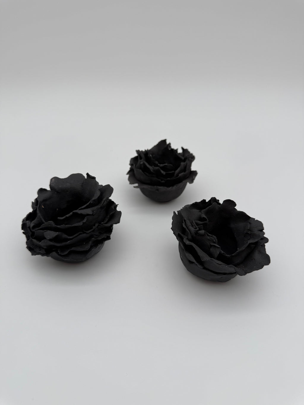 Dinner candle holders in black matte ceramic or white shiny glaze