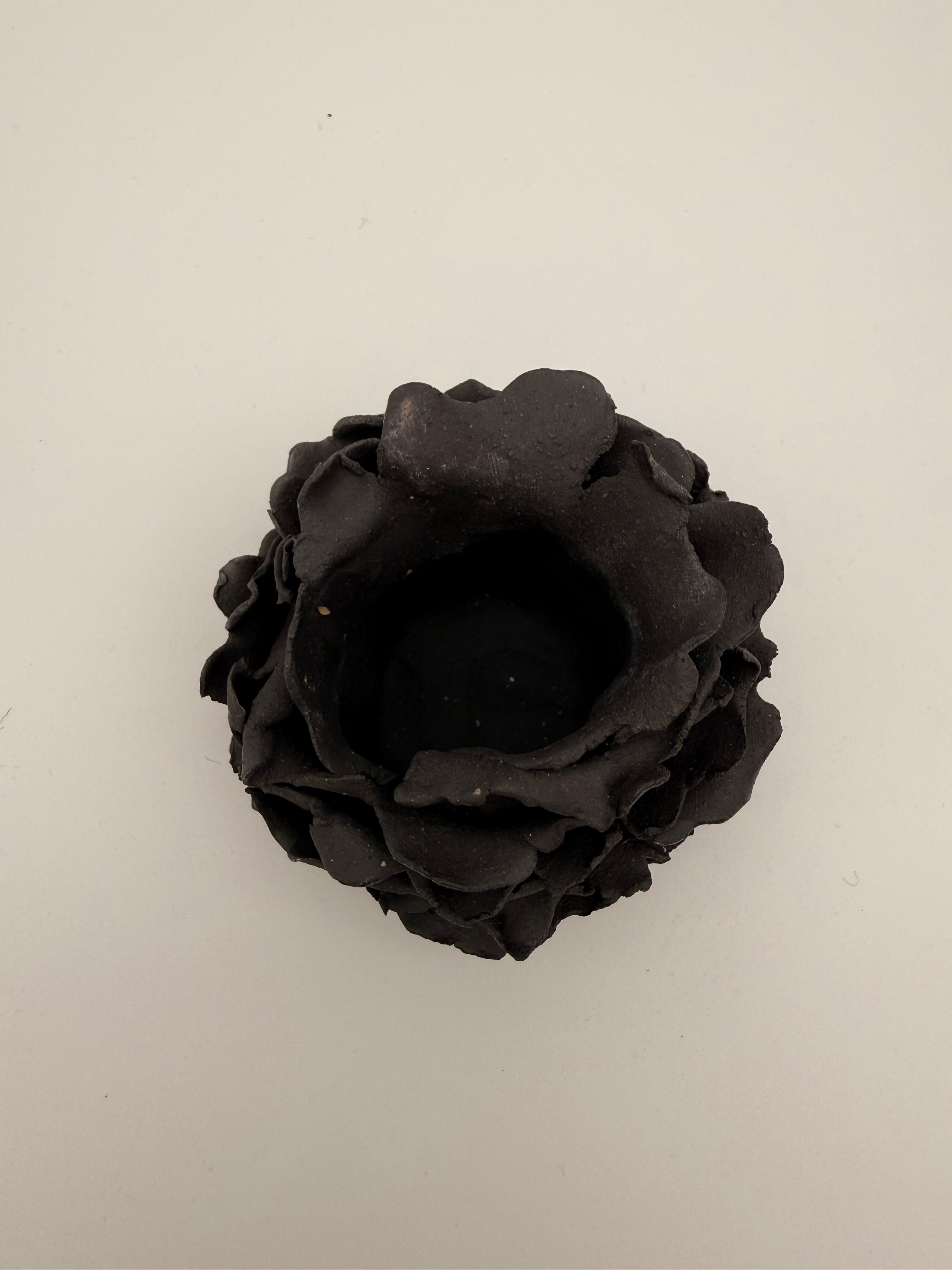 Dinner candle holders in black matte ceramic or white shiny glaze